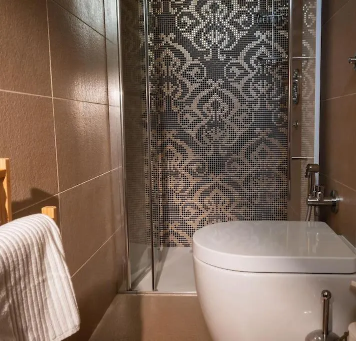 Merulana Penthouse: 5 Minutes Walk From Colosseum 罗马